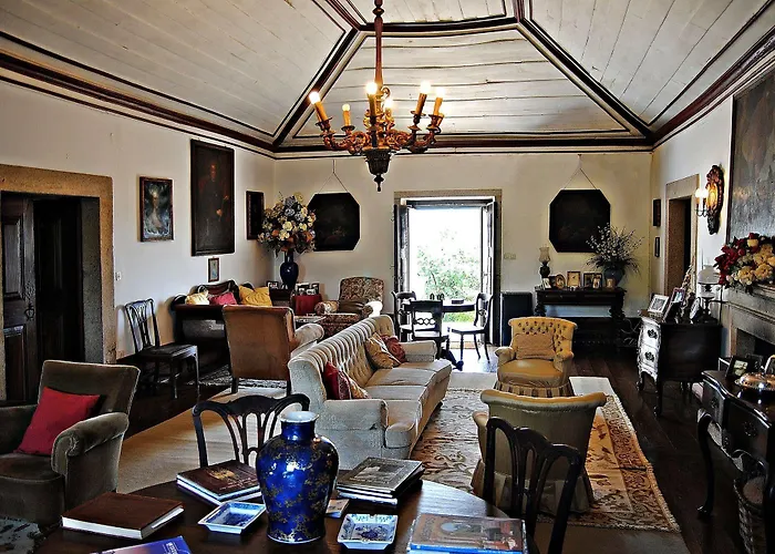 兰西斯宫旅馆 *